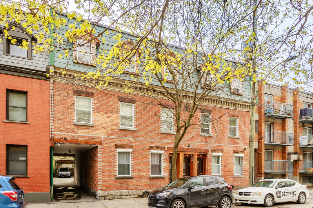 2448A De Châteauguay St in Montréal, QC - Building Photo