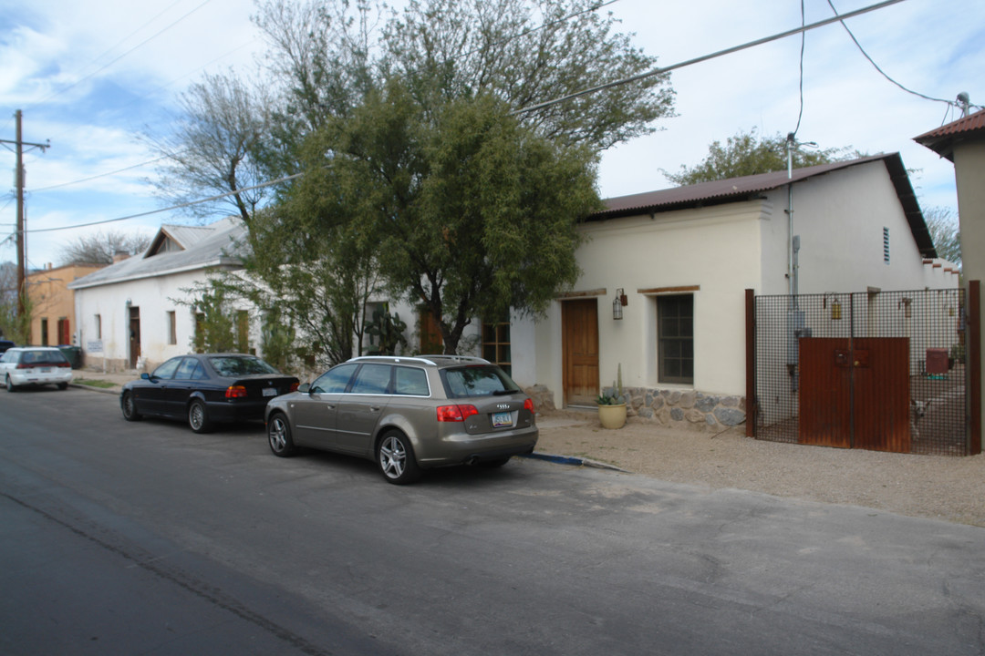 469 S Convent Ave in Tucson, AZ - Building Photo