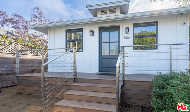 656 San Juan Ave in Los Angeles, CA - Building Photo - Building Photo