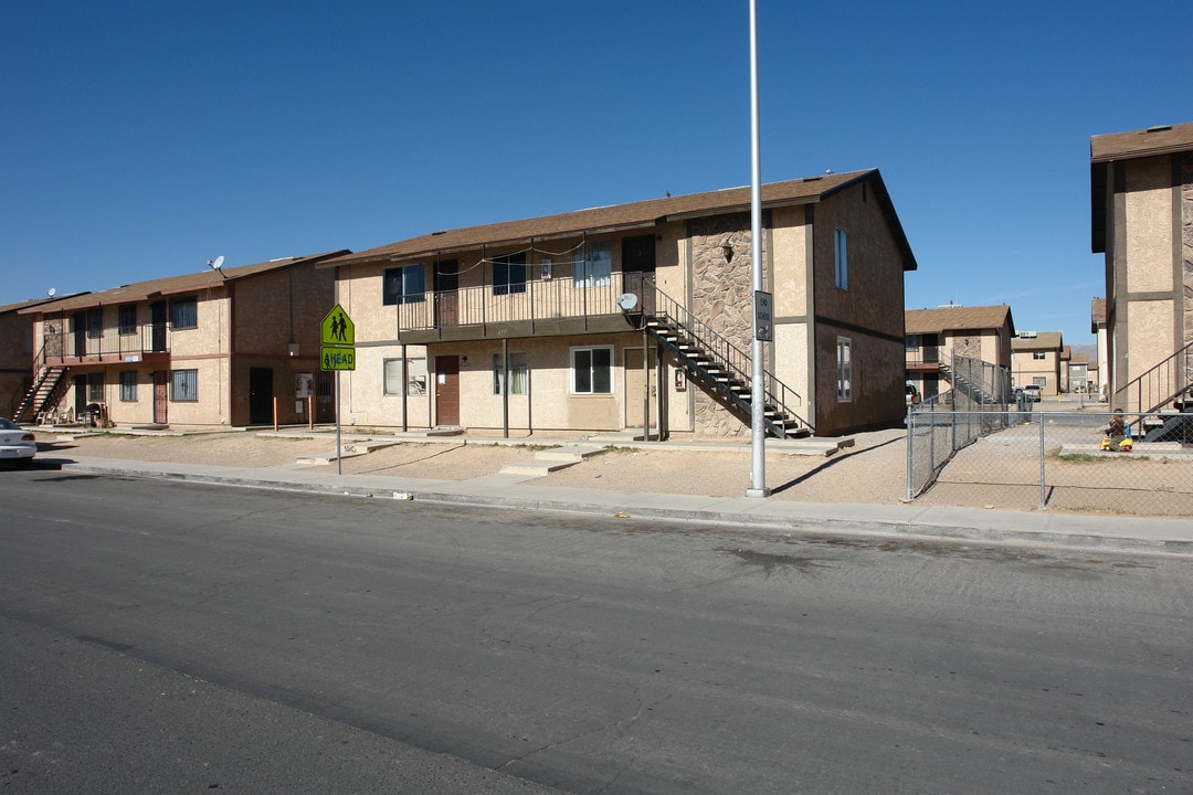 4755 Corsaire Ave in Las Vegas, NV - Foto de edificio