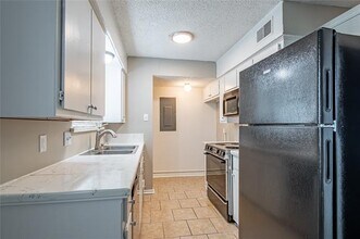 400 Cambridge Dr in Saginaw, TX - Building Photo - Building Photo