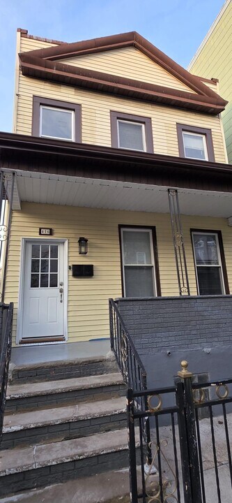 416 41st St in Union City, NJ - Building Photo
