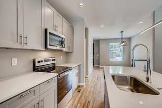 1033 Julian St in Denver, CO - Building Photo - Building Photo