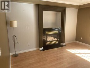 2048 Parkway Blvd in Coquitlam, BC - Building Photo - Building Photo
