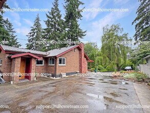 19904 60th Ave NE in Kenmore, WA - Building Photo - Building Photo
