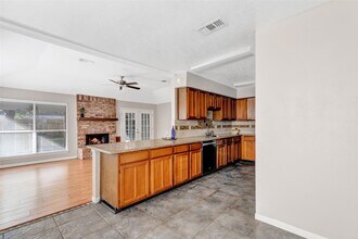 7214 Dogwood Trail Dr in Humble, TX - Building Photo - Building Photo