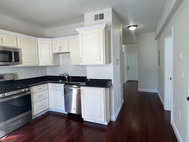 290 Broadway in Somerville, MA - Foto de edificio - Building Photo