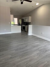 8013 Lake Dr in Doral, FL - Building Photo - Building Photo