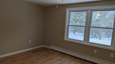 246 Hurricane Rd in Belmont, NH - Foto de edificio - Building Photo