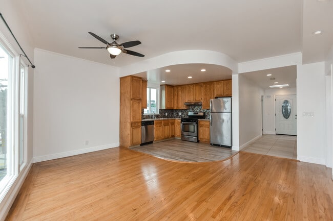 property at 10 Oxford St