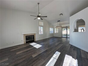 2854 Cordillera Dr in Henderson, NV - Foto de edificio - Building Photo