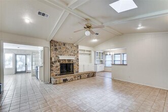 1525 Cripple Creek Dr in Irving, TX - Building Photo - Building Photo
