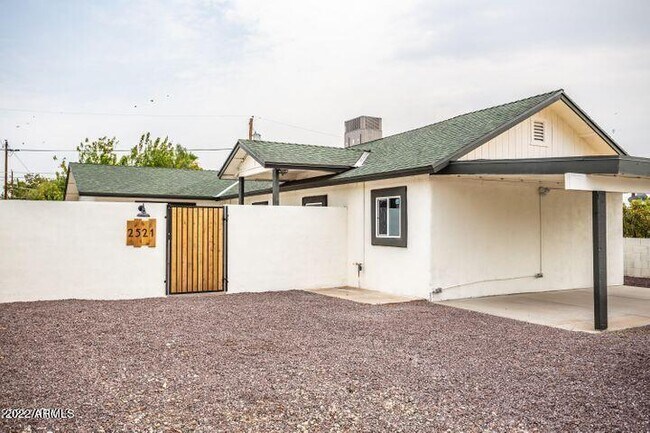 property at 2521 N 28th Pl