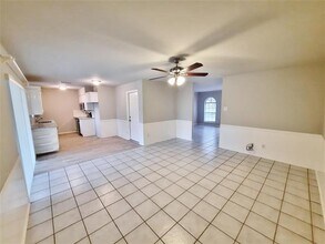 911 Elmwood Dr in Lewisville, TX - Building Photo - Building Photo