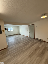103 Cottonwood Ave N-Unit -6 in Thief River Falls, MN - Building Photo - Building Photo