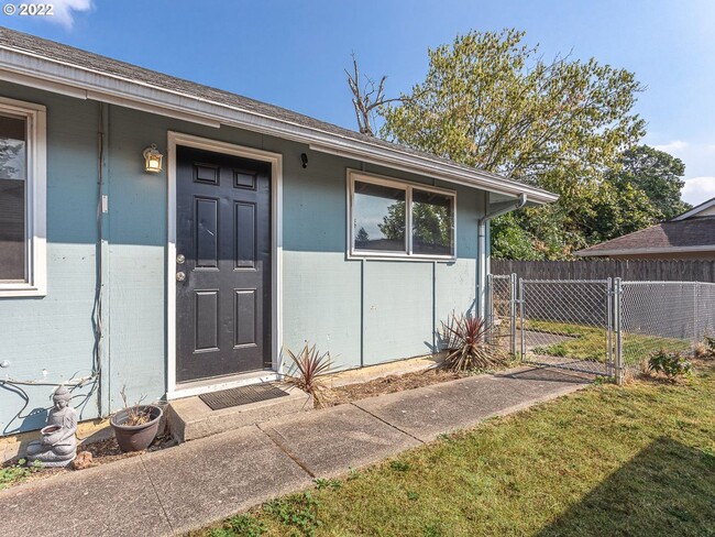 property at 909 W 36th St