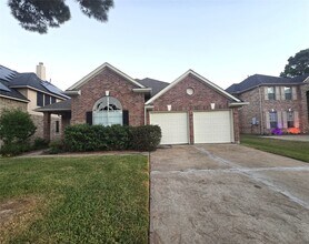 15523 Clear Valley Dr in Houston, TX - Building Photo - Building Photo