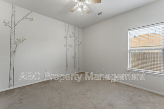 1323 S Spritz Dr in Fayetteville, AR - Building Photo - Building Photo