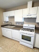 1010 Hawthorn Dr in Pensacola, FL - Building Photo - Building Photo