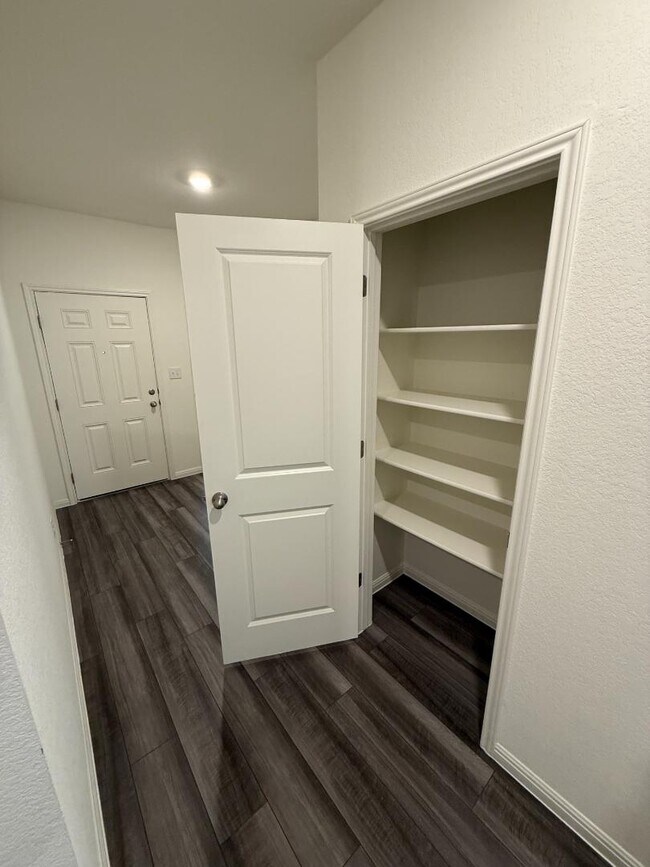 401 Wren Ln in Kyle, TX - Building Photo - Building Photo