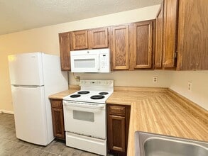 4140 Charles Cir in Milton, FL - Foto de edificio - Building Photo