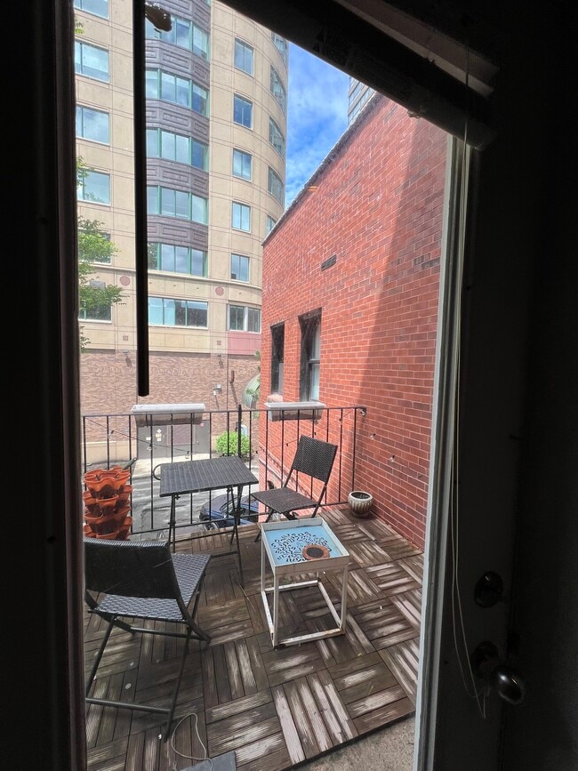 42 Saint Botolph St, Unit 4