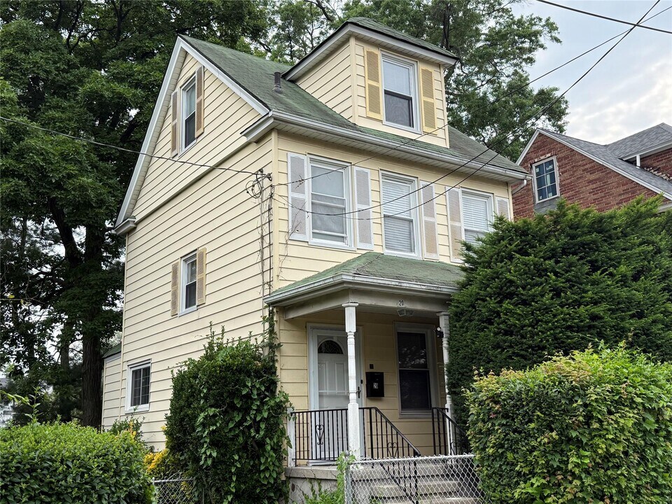20 Congress St in New Rochelle, NY - Building Photo