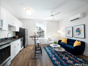 170 Ridge Rd in Wethersfield, CT - Foto de edificio - Building Photo