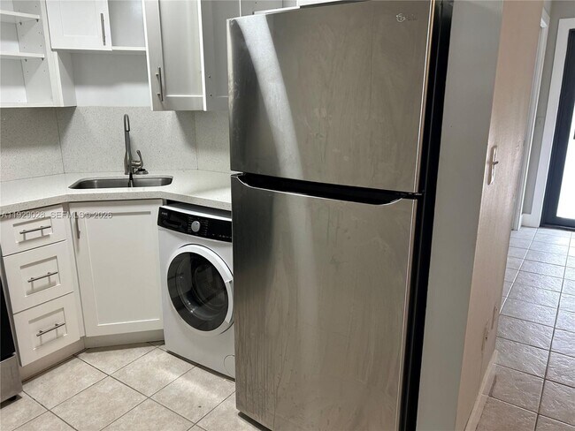 335 SW 20th St in Fort Lauderdale, FL - Building Photo - Building Photo