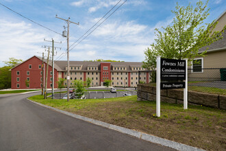 Fownes Mill Condominiums in Rochester, NH - Building Photo - Building Photo