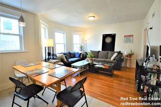 94 Montebello Rd, Unit 3 in Boston, MA - Building Photo - Building Photo