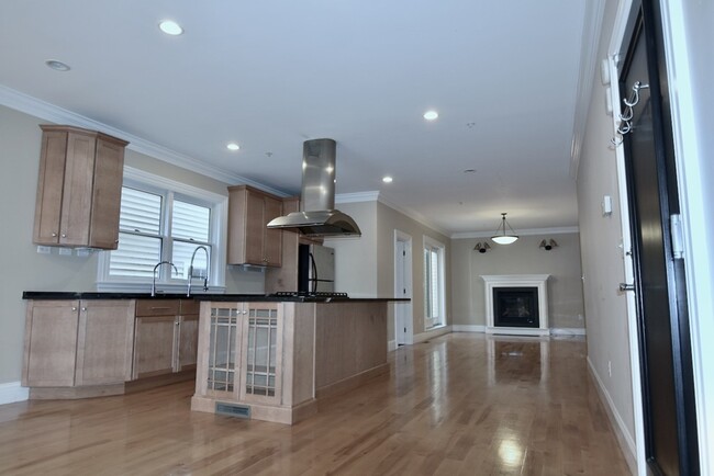 360 Dorchester St in Boston, MA - Building Photo - Building Photo