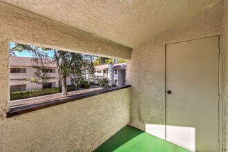 6647 W Tropicana Ave in Las Vegas, NV - Building Photo - Building Photo