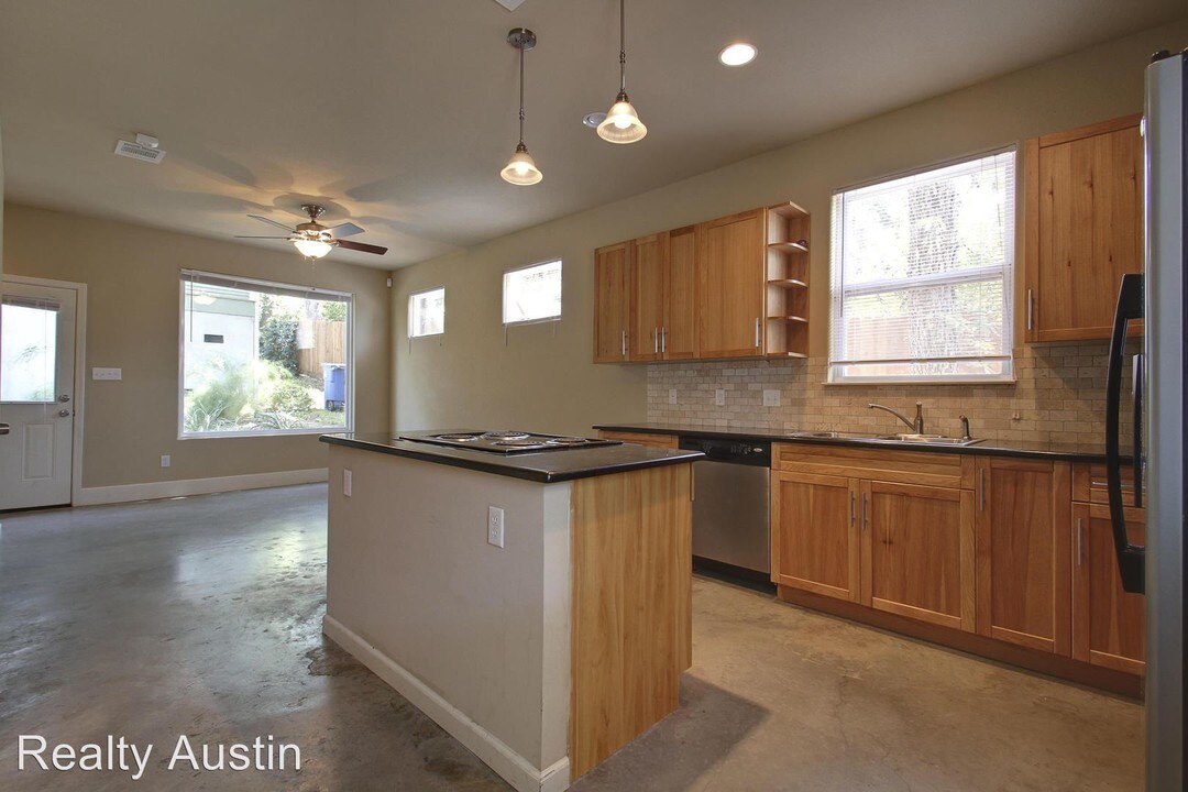 811 W 30th St in Austin, TX - Building Photo