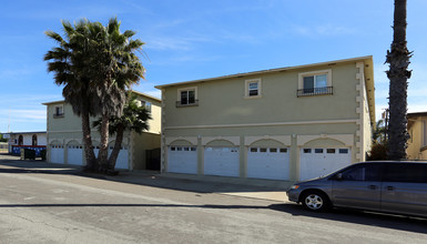 1211-1215 Mitchell St in Oceanside, CA - Building Photo - Building Photo