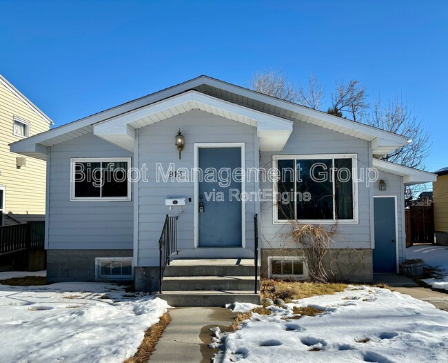 property at 913 N Park Ave