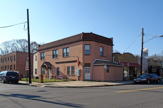 2021 Bunker Hill Rd NE in Washington, DC - Building Photo - Building Photo