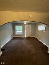 890 N Gladstone Ave in Indianapolis, IN - Building Photo - Building Photo