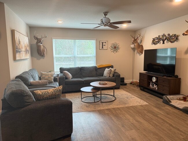 6439 Eastland Cir in Biloxi, MS - Foto de edificio - Building Photo