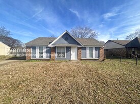 6270 Jamestown Dr in Horn Lake, MS - Building Photo