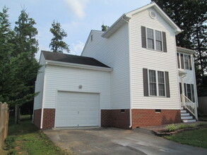 13707 Village View Dr in Midlothian, VA - Building Photo - Building Photo