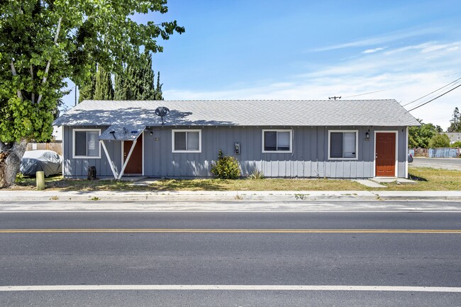 Suzie St Apartments in Winton, CA - Building Photo - Building Photo