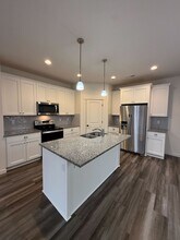 7122 S 13th St in Ridgefield, WA - Building Photo - Building Photo