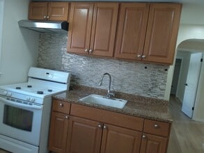 800 Glen Rd, Unit 2 in Fort Lee, NJ - Building Photo - Building Photo