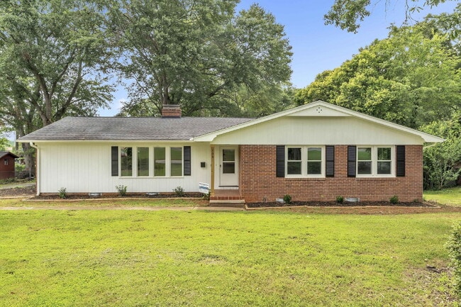 property at 306 Fernwood Dr