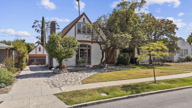 property at 1958 Jefferson Dr