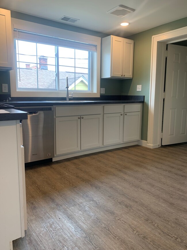 1220 Fulton St W, Unit 2 in Grand Rapids, MI - Building Photo - Building Photo