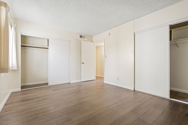 Villa Riviera Apartments