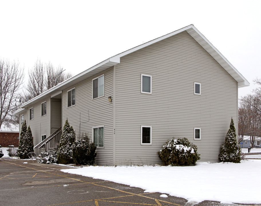 5 Unit Multifamily in Cokato, MN - Building Photo