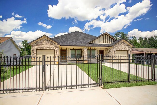 3621 Fuqua St in Houston, TX - Building Photo - Building Photo
